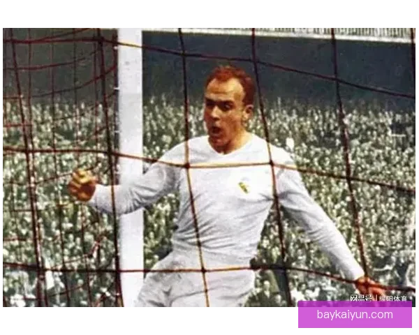 贝肯鲍尔自由人踢法对现代足球战术的深远影响